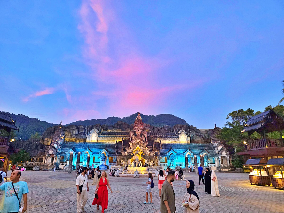 【普吉島親子景點推薦】普吉島幻多奇樂園 Phuket FantaSea｜豪華自助餐、泰服專業棚拍、精彩夜間表演一次收錄！