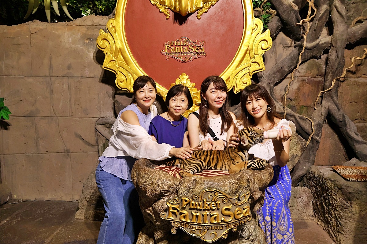【普吉島親子景點推薦】普吉島幻多奇樂園 Phuket FantaSea｜豪華自助餐、泰服專業棚拍、精彩夜間表演一次收錄！