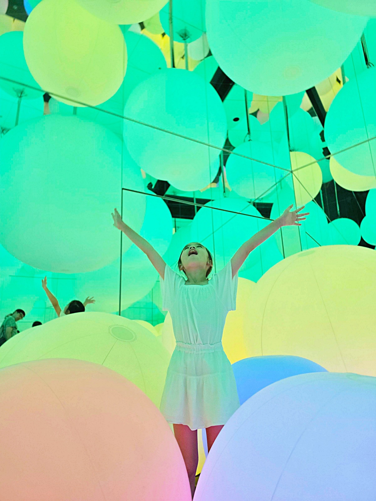 沖繩雨天景點推薦|沖繩 teamLab Future Park:沉浸式光影親子互動體驗心得開箱文 沖繩雨天景點推薦|沖繩 teamLab Future Park:沉浸式光影親子互動體驗心得開箱文