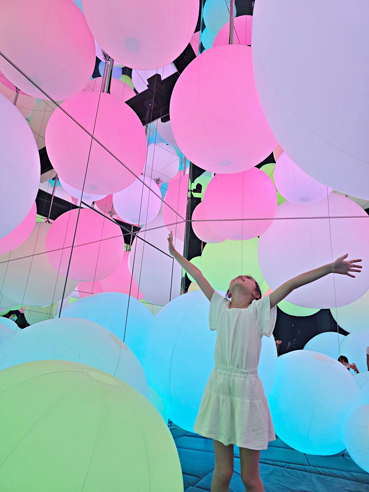 沖繩雨天景點推薦|沖繩 teamLab Future Park:沉浸式光影親子互動體驗心得開箱文 沖繩雨天景點推薦|沖繩 teamLab Future Park:沉浸式光影親子互動體驗心得開箱文