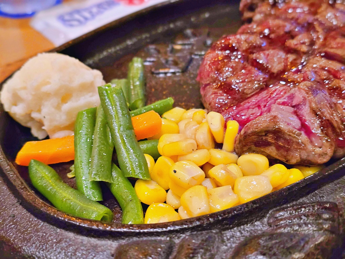 沖繩美食推薦|Steak House 88 國際通店老字號牛排館心得|交通、訂位、菜單、優惠票券 沖繩美食推薦|Steak House 88 國際通店老字號牛排館心得|交通、訂位、菜單、優惠票券