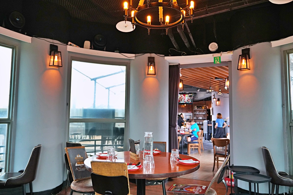 板橋府中站餐酒館推薦｜ABV 閣樓餐酒館 精釀啤酒、義大利麵與歐陸料理 生日聚會首選
