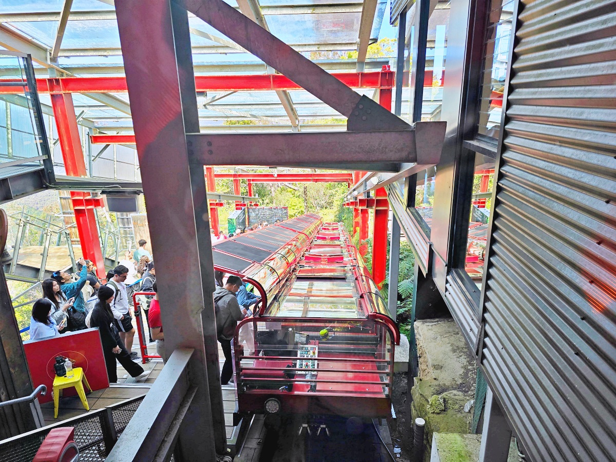 藍山國家公園一日遊｜三姐妹岩、回音角、觀景纜車、Leura Village 全攻略（優惠套票）