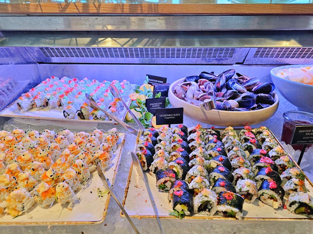 雪梨必吃餐廳「雪梨塔旋轉景觀餐廳」｜360度高空自助餐賞雪梨美景，海鮮甜點都讓人驚艷！
