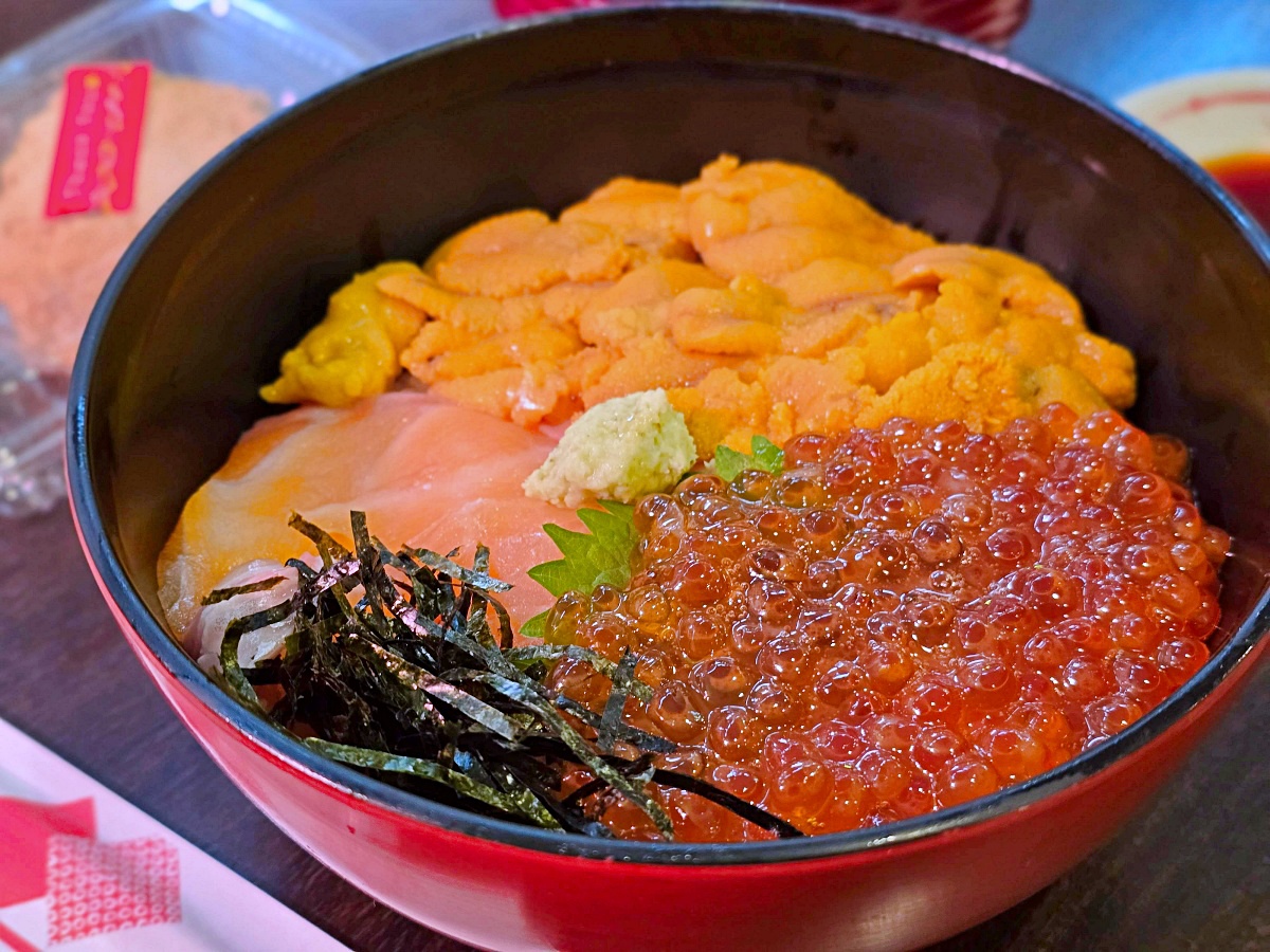 大阪黑門市場必吃海鮮丼推薦｜黑門三平 黑門市場店 現點現吃海膽、帝王蟹太銷魂！ @Stancy Teacher 美味異想世界