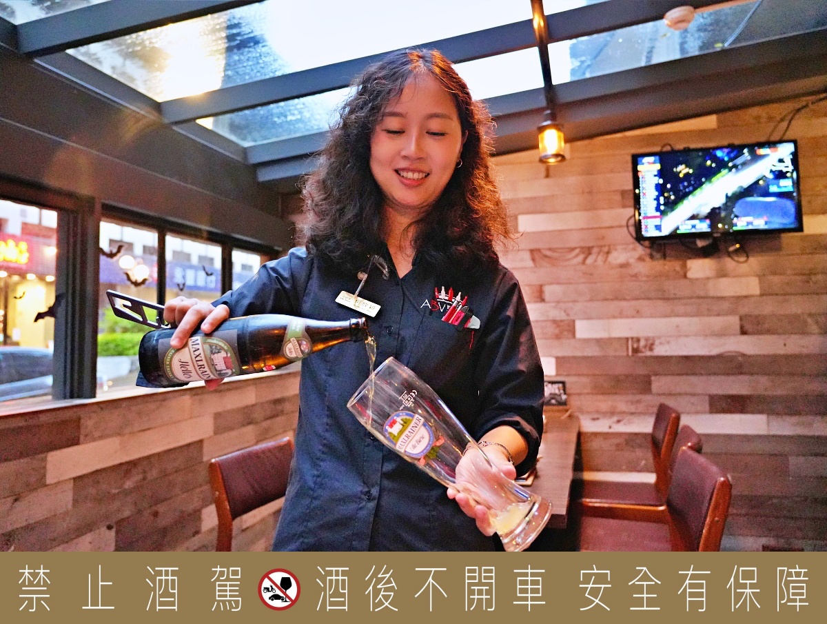 台北東區牛排推薦｜ABV 美式餐酒館敦化店必吃煙燻牛排搭配精釀啤酒！氣氛超嗨的肉食派對餐廳