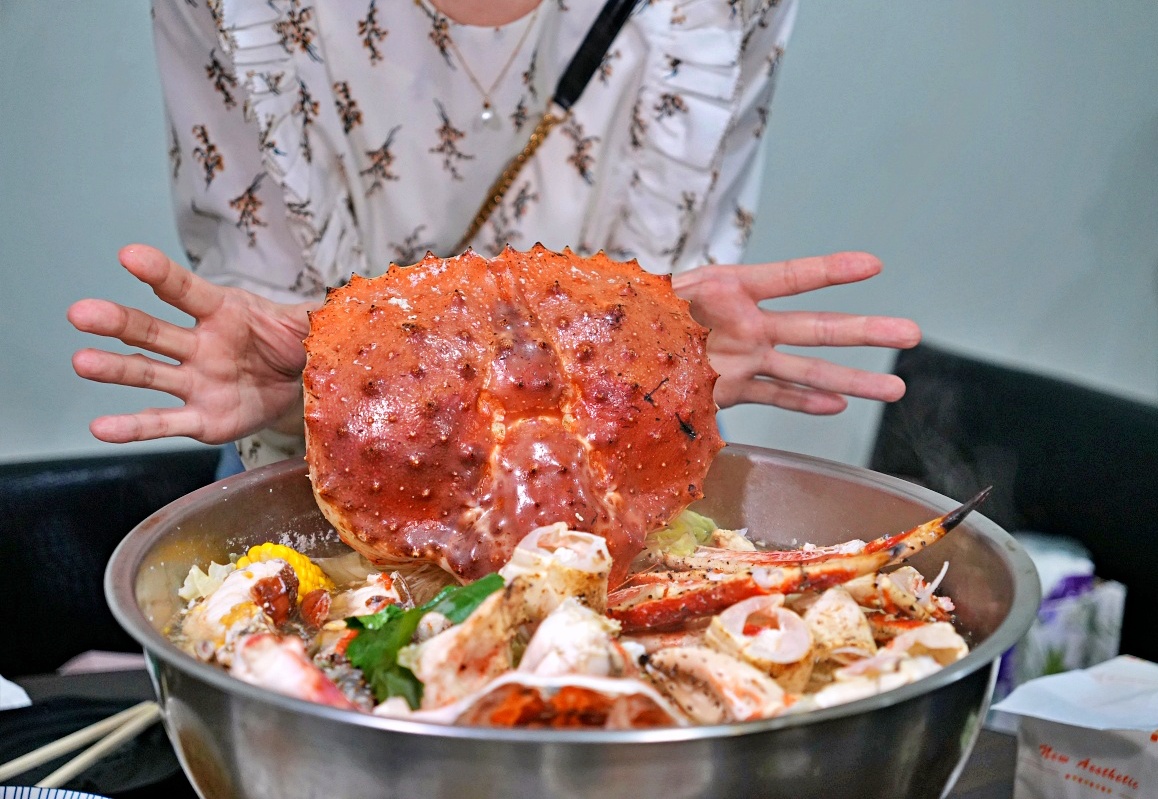 鮮滿樓海鮮料理｜萬里海鮮餐廳推薦、帝王蟹火鍋烤兩吃超澎湃！不飛北海道也能吃到三角市場級鮮味