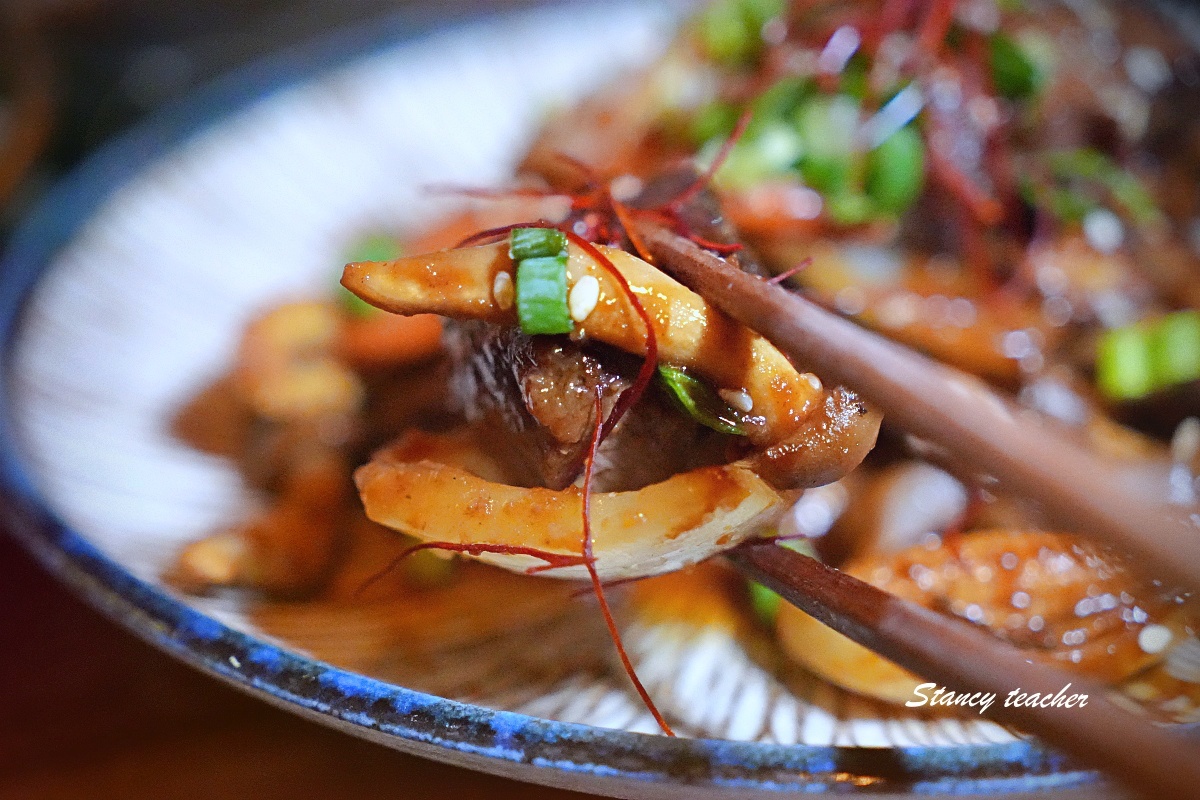 【台北中山美食】ABV日式居酒館中山店|全台唯一現場燒製「稻草燒生魚片」!彷彿穿越昭和時代的復古居酒屋 【台北中山美食】ABV日式居酒館中山店|全台唯一現場燒製「稻草燒生魚片」!彷彿穿越昭和時代的復古居酒屋