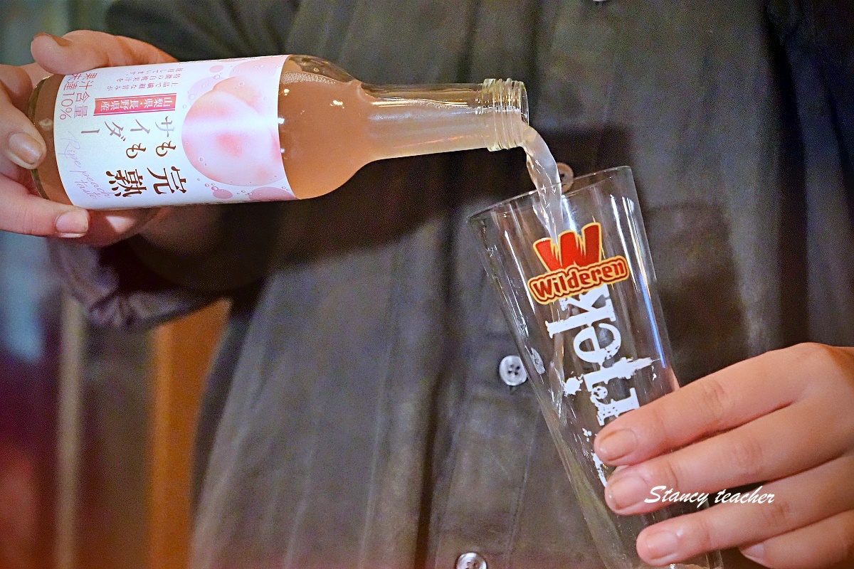 【台北中山美食】ABV日式居酒館中山店｜全台唯一現場燒製「稻草燒生魚片」！彷彿穿越昭和時代的復古居酒屋