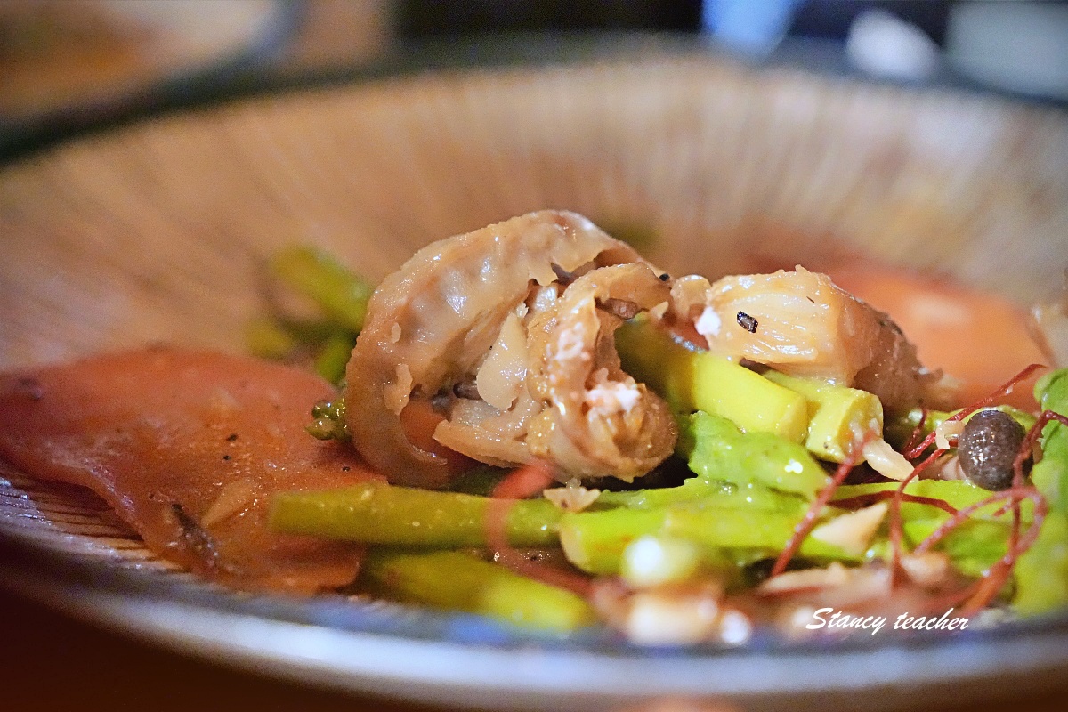 【台北中山美食】ABV日式居酒館中山店|全台唯一現場燒製「稻草燒生魚片」!彷彿穿越昭和時代的復古居酒屋 【台北中山美食】ABV日式居酒館中山店|全台唯一現場燒製「稻草燒生魚片」!彷彿穿越昭和時代的復古居酒屋