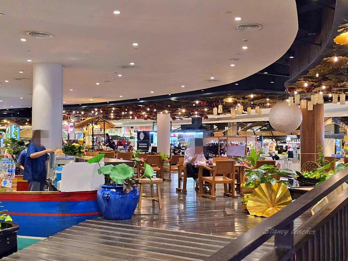 【普吉島購物攻略】Central Phuket Floresta 新館心得｜樓層介紹、人氣品牌、泰國小眾包・香氛好逛清單、水上市場造景 & 超美水族館一次看