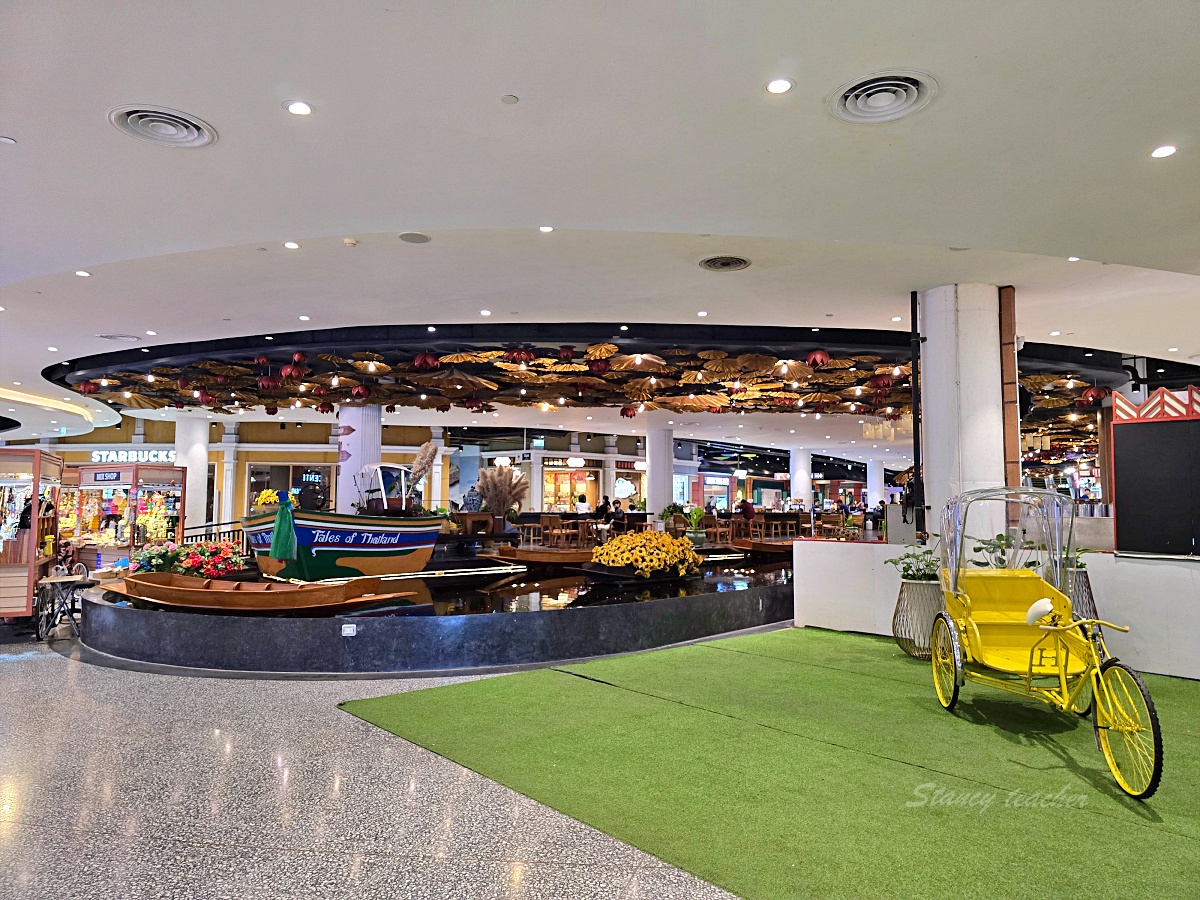 【普吉島購物攻略】Central Phuket Floresta 新館心得｜樓層介紹、人氣品牌、泰國小眾包・香氛好逛清單、水上市場造景 & 超美水族館一次看