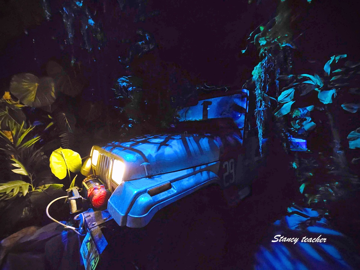 曼谷最新景點「曼谷河畔夜市侏羅紀世界沉浸式體驗展」Jurassic World: The Experience 攻略與心得