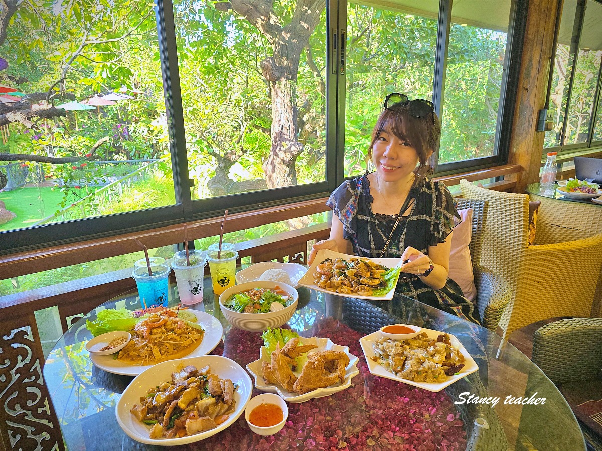 【清萊咖啡廳推薦】Lalita Café 仙境咖啡廳|森林系光束美拍點、門票、營業時間、交通全攻略(最新2025) 【清萊咖啡廳推薦】Lalita Café 仙境咖啡廳|森林系光束美拍點、門票、營業時間、交通全攻略(最新2025)