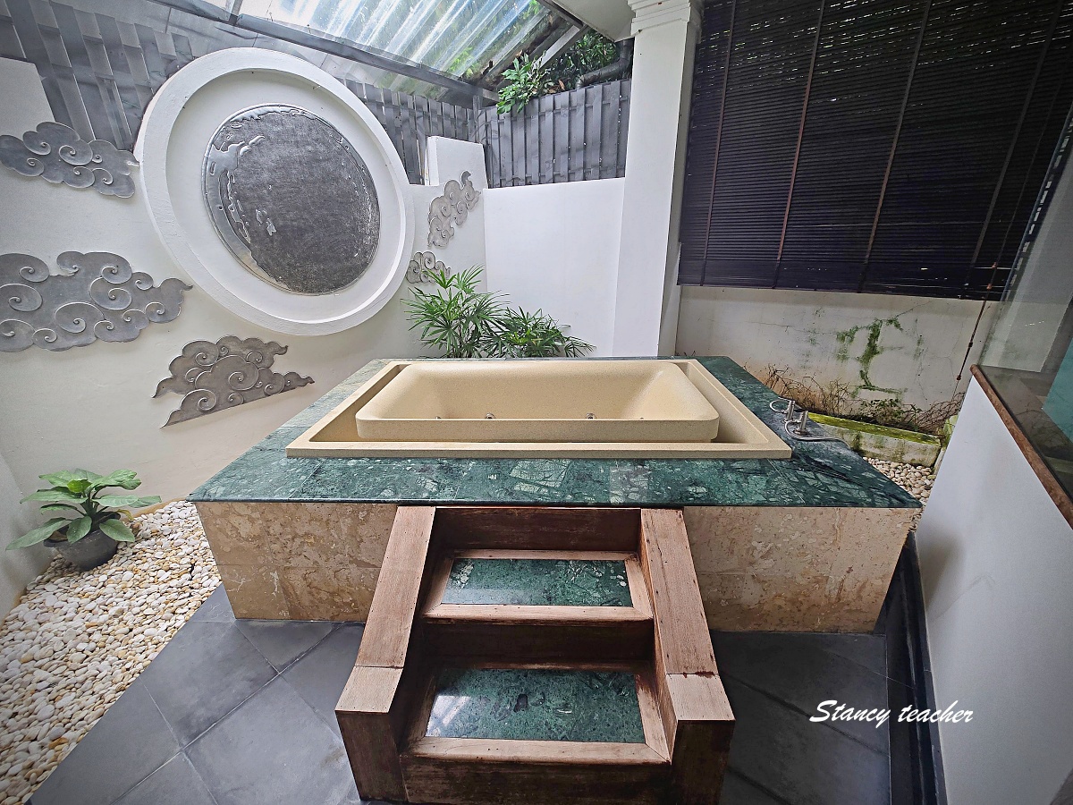 【清邁住宿推薦】Lunar Mansion 月府酒店｜隱身古城巷弄的中式泳池宅，早餐單點無限吃SPA按摩與網美咖啡廳超享受！