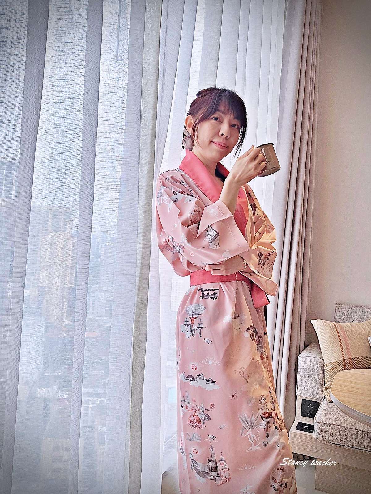 【曼谷住宿推薦】KROMO Bangkok Curio Collection by Hilton｜粉紅系五星新開幕：早餐到下午三點、十樓無邊際泳池、設計感客房全攻略