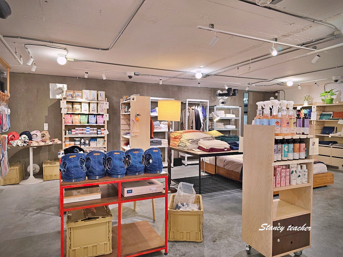 曼谷 EM District 新地標 FRIEND FRIEND|Emporium 三樓文青咖啡廳,香氛綠意生活選物空間太好拍! 曼谷 EM District 新地標 FRIEND FRIEND|Emporium 三樓文青咖啡廳,香氛綠意生活選物空間太好拍!