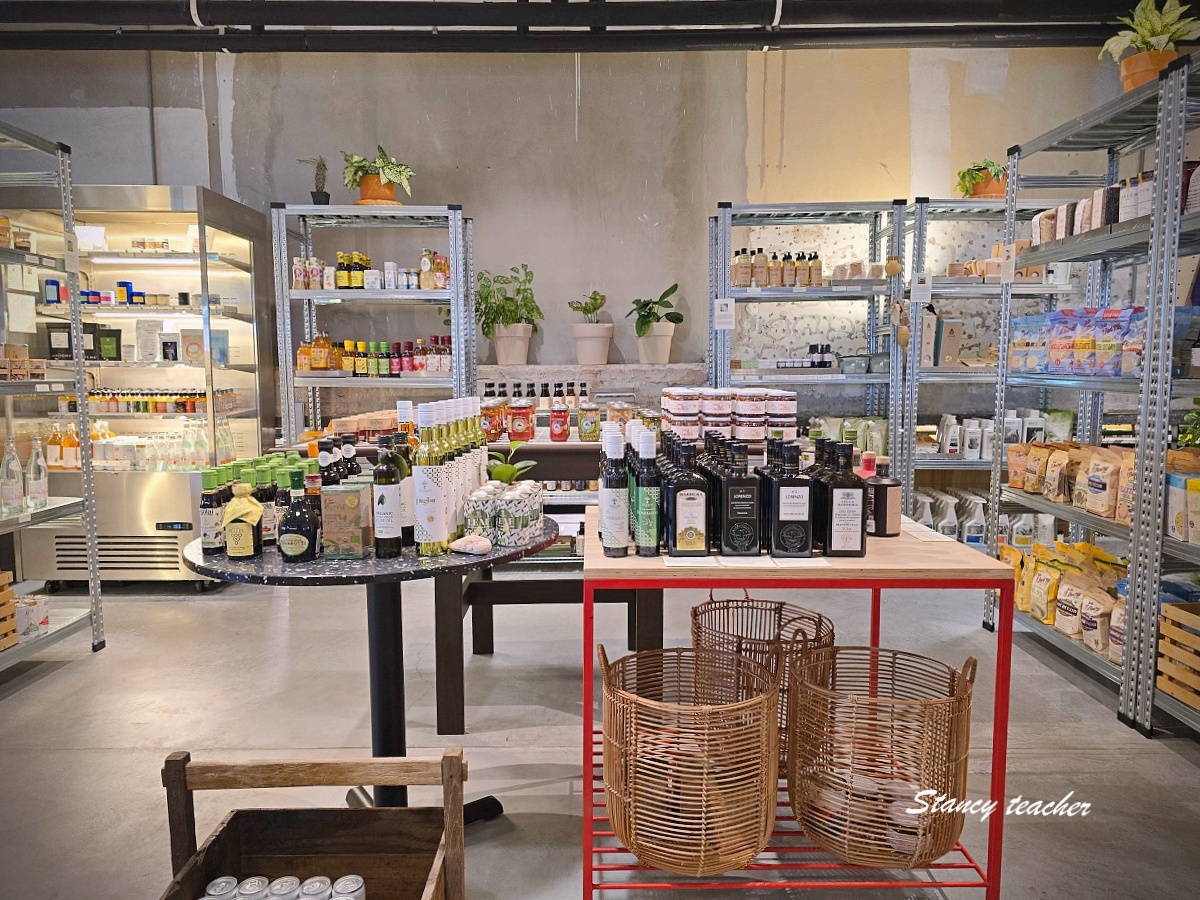 曼谷 EM District 新地標 FRIEND FRIEND|Emporium 三樓文青咖啡廳,香氛綠意生活選物空間太好拍! 曼谷 EM District 新地標 FRIEND FRIEND|Emporium 三樓文青咖啡廳,香氛綠意生活選物空間太好拍!