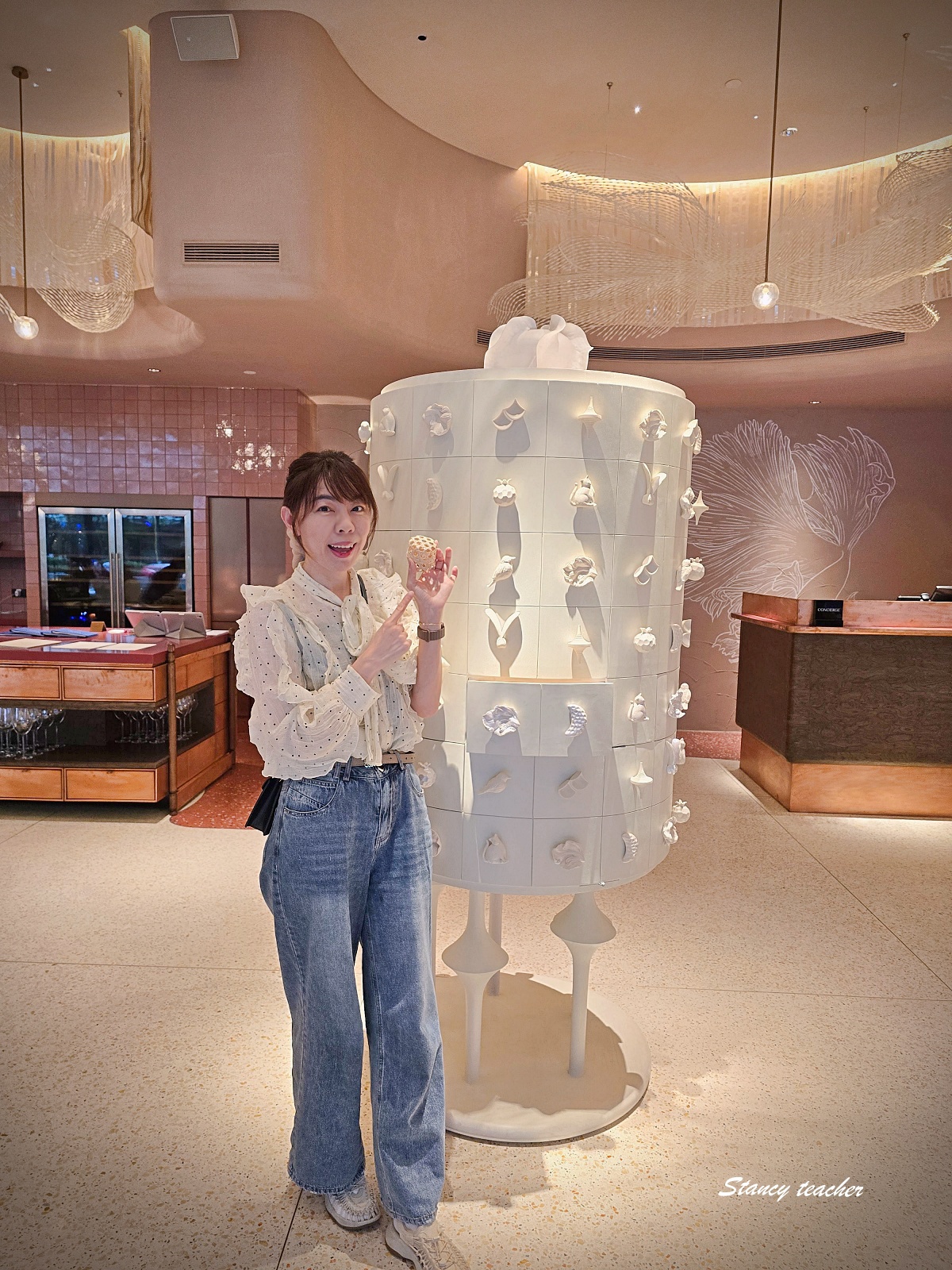 【曼谷住宿推薦】KROMO Bangkok Curio Collection by Hilton｜粉紅系五星新開幕：早餐到下午三點、十樓無邊際泳池、設計感客房全攻略