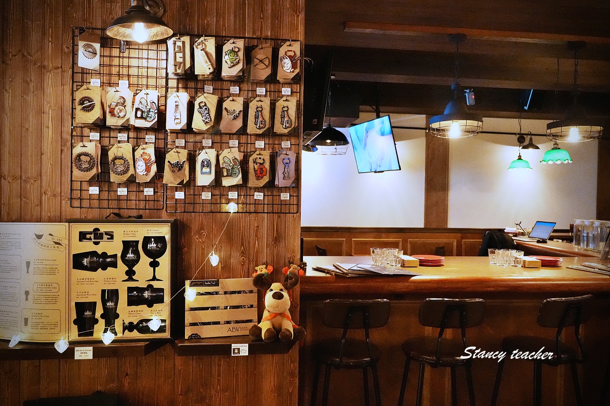 【竹北早午餐推薦】ABV 加勒比海餐酒館竹北旗艦店｜異國風 Brunch、海島度假系餐酒館，用餐環境超 Chill！