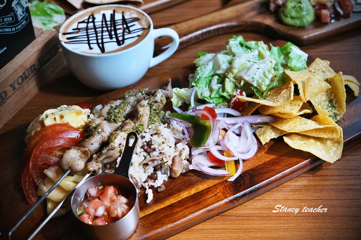 【竹北早午餐推薦】ABV 加勒比海餐酒館竹北旗艦店｜異國風 Brunch、海島度假系餐酒館，用餐環境超 Chill！