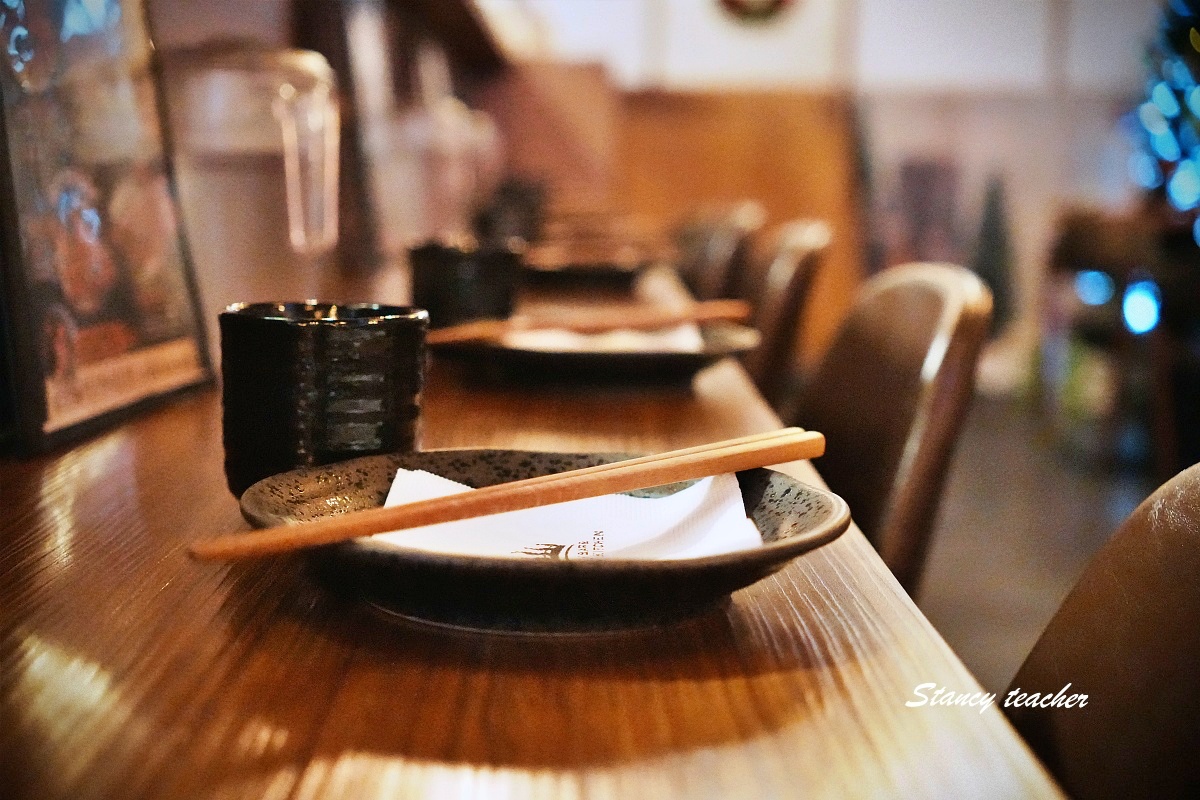 【新竹日式居酒屋推薦】ABV Bar & Kitchen 日式居酒館｜稻草燒、大阪燒、鐵板料理、精釀啤酒一次滿足！聚餐、宵夜、包場首選