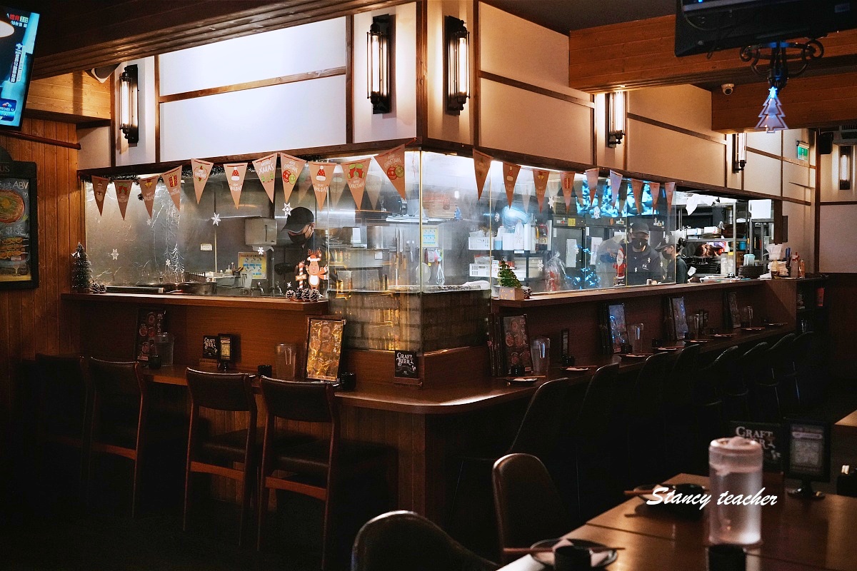【新竹日式居酒屋推薦】ABV Bar & Kitchen 日式居酒館｜稻草燒、大阪燒、鐵板料理、精釀啤酒一次滿足！聚餐、宵夜、包場首選