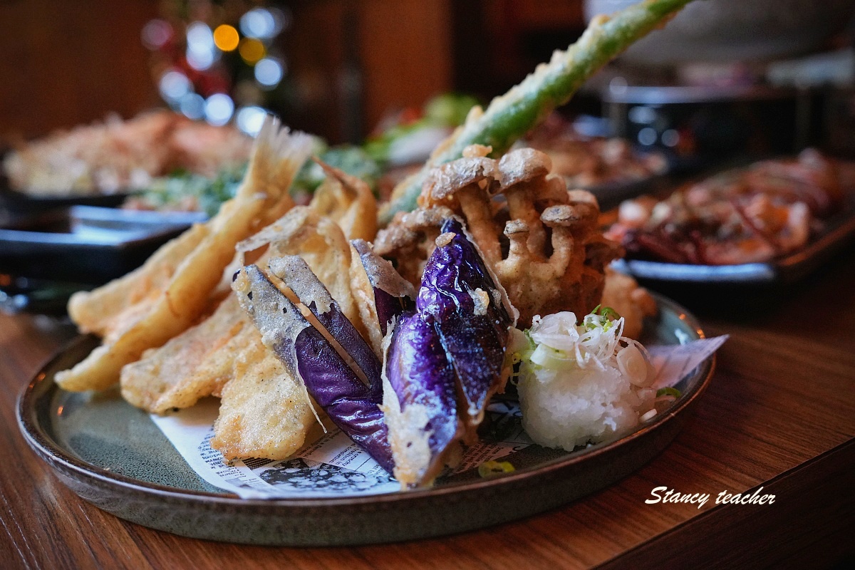【新竹日式居酒屋推薦】ABV Bar & Kitchen 日式居酒館｜稻草燒、大阪燒、鐵板料理、精釀啤酒一次滿足！聚餐、宵夜、包場首選