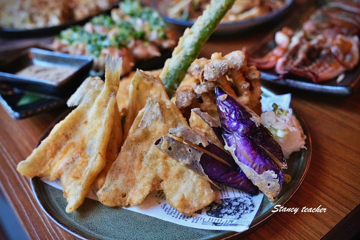 【新竹日式居酒屋推薦】ABV Bar & Kitchen 日式居酒館｜稻草燒、大阪燒、鐵板料理、精釀啤酒一次滿足！聚餐、宵夜、包場首選