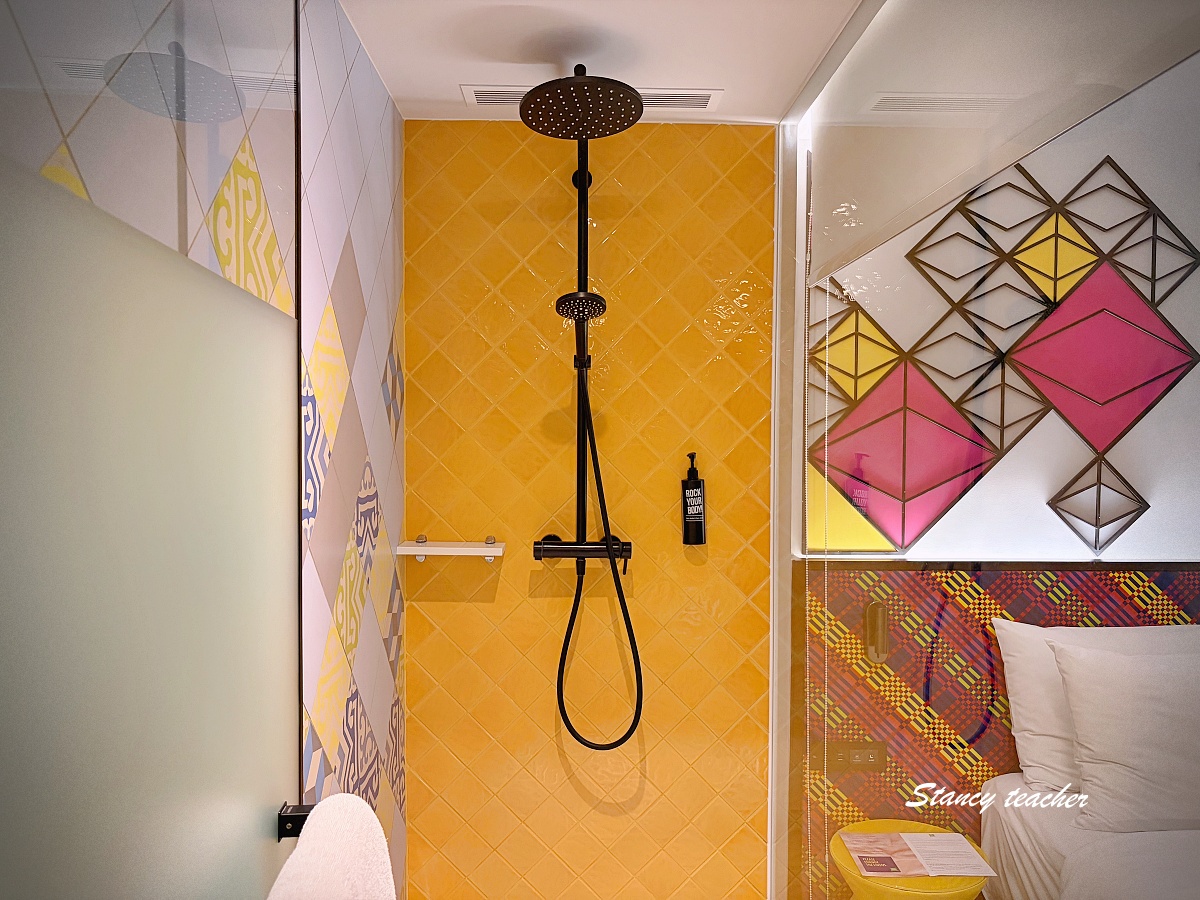 曼谷家庭住宿推薦｜ibis Styles Bangkok Silom 宜必思尚品曼谷是隆店｜親子友善、設計感滿分、泳池健身房一次滿足