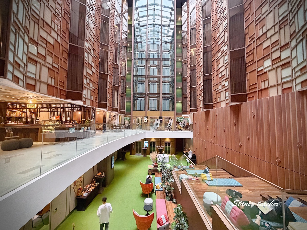 曼谷家庭住宿推薦｜ibis Styles Bangkok Silom 宜必思尚品曼谷是隆店｜親子友善、設計感滿分、泳池健身房一次滿足