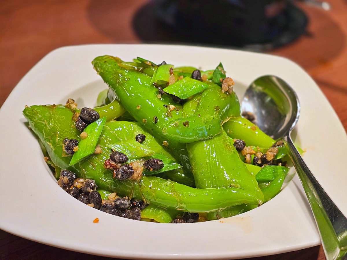 【台北南港美食】1010湘南港中信店｜雪莉阿嬤生日聚餐首選！不敢吃辣也能放心吃的湘菜館