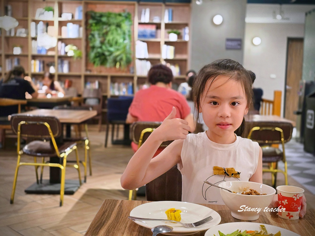 【台中親子住宿推薦】台中東旅住宿心得｜高級四人房、下午茶宵夜、早餐一次分享
