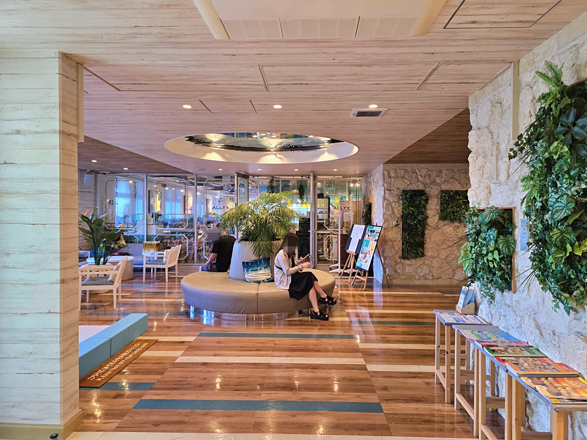 【沖繩北谷住宿推薦】La’gent Hotel Chatan 親子入住心得｜住在美國村旁的超高CP值雙床房