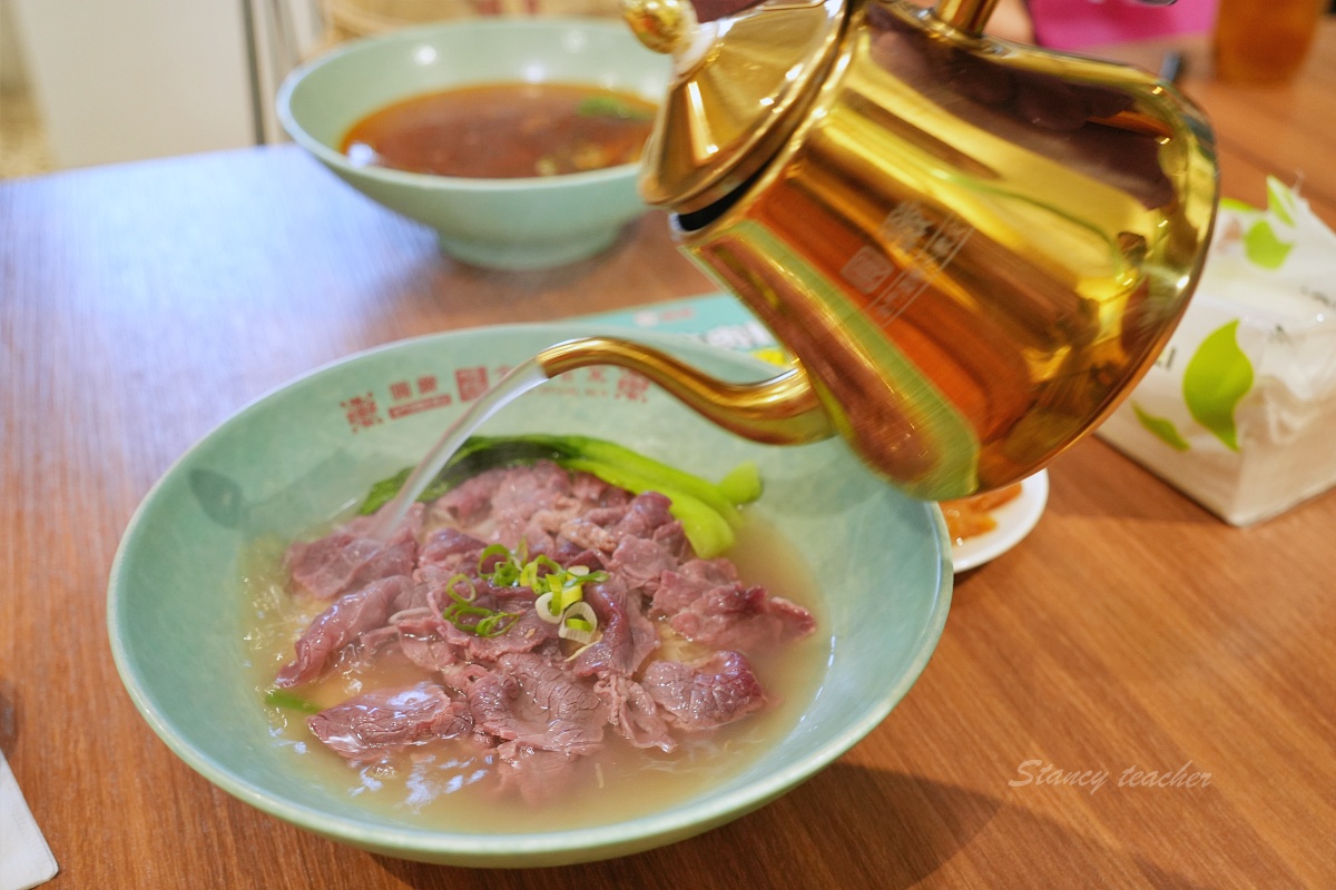 金門美食｜圓頭牛肉麵金城店評論：溫體牛肉麵、牛筋牛雜吃到飽，500盤入選高CP值必吃推薦