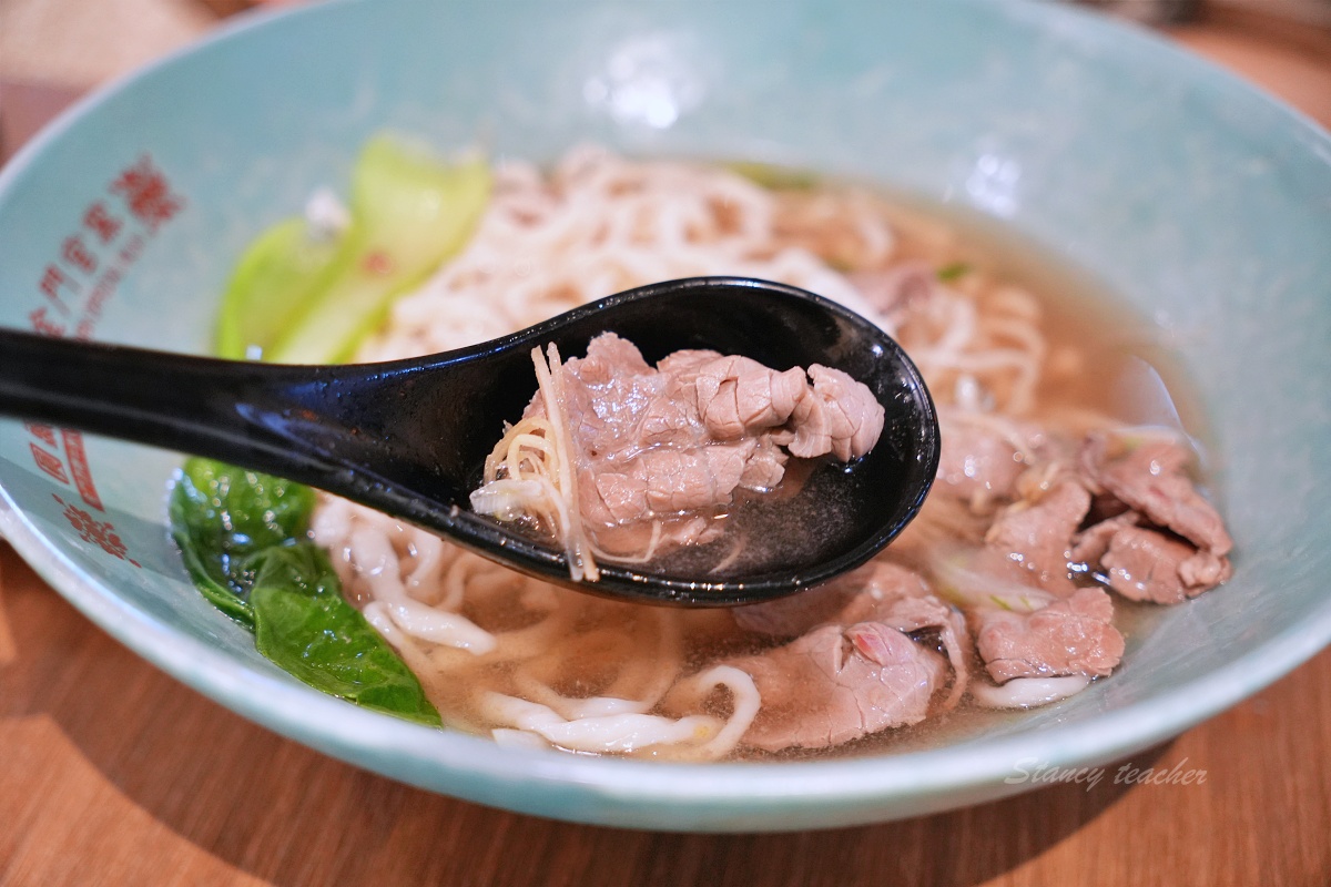 金門美食｜圓頭牛肉麵金城店評論：溫體牛肉麵、牛筋牛雜吃到飽，500盤入選高CP值必吃推薦