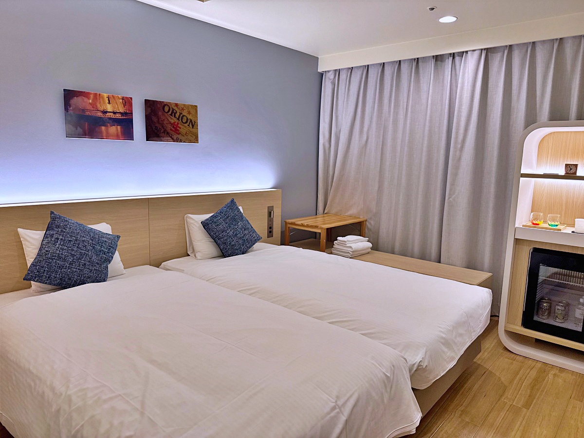 【沖繩那霸住宿推薦】OrioN Hotel Naha 親子入住心得｜近國際通、牧志站超方便的中等雙床房開箱