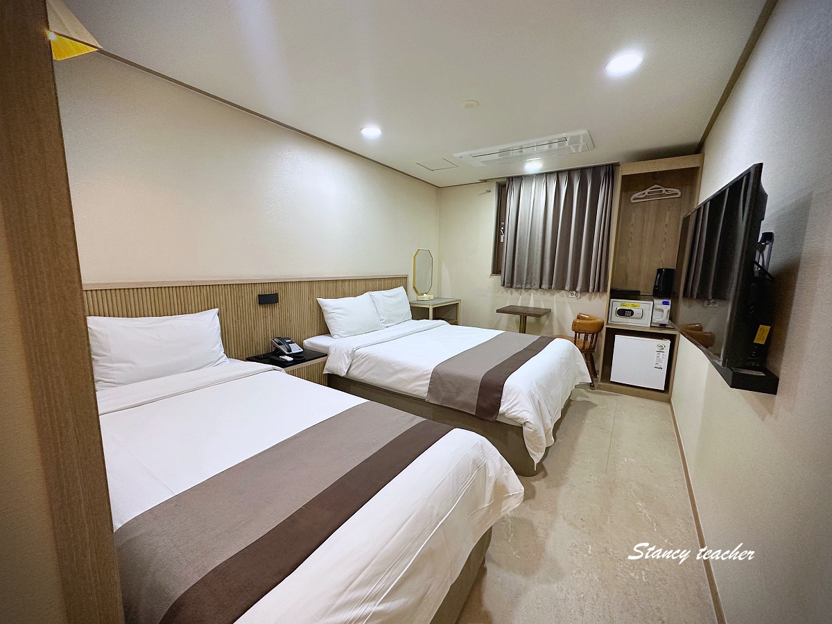 【韓國首爾住宿推薦】東大門金色城市飯店 Dongdaemun Golden City Hotel｜ㄧ晚不用台幣2000豪華雙床房入住心得