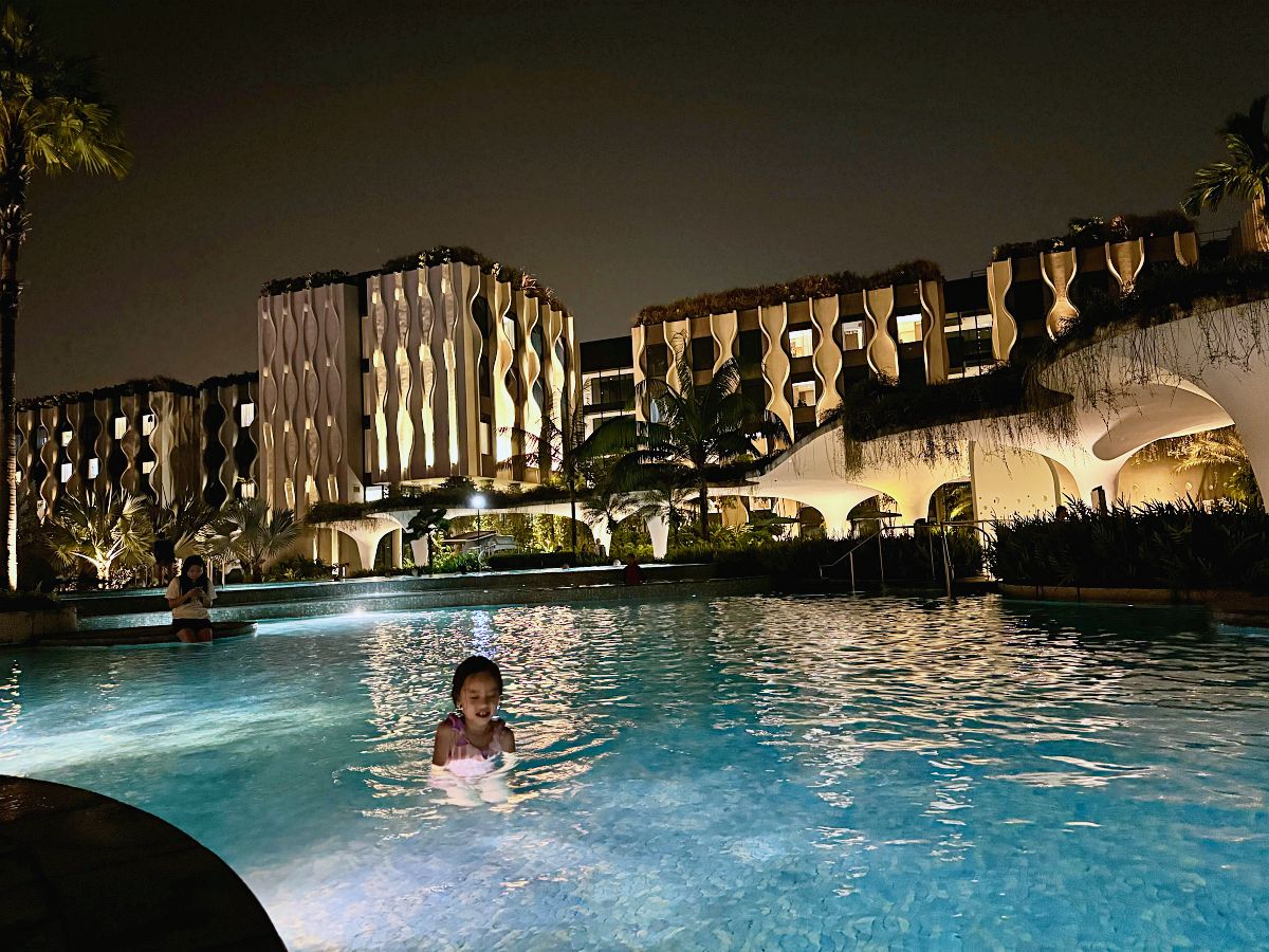新加坡悅樂聖淘沙酒店住宿開箱｜Village Hotel Sentosa 豪華家庭房實住心得，三代同堂也住得下的親子飯店