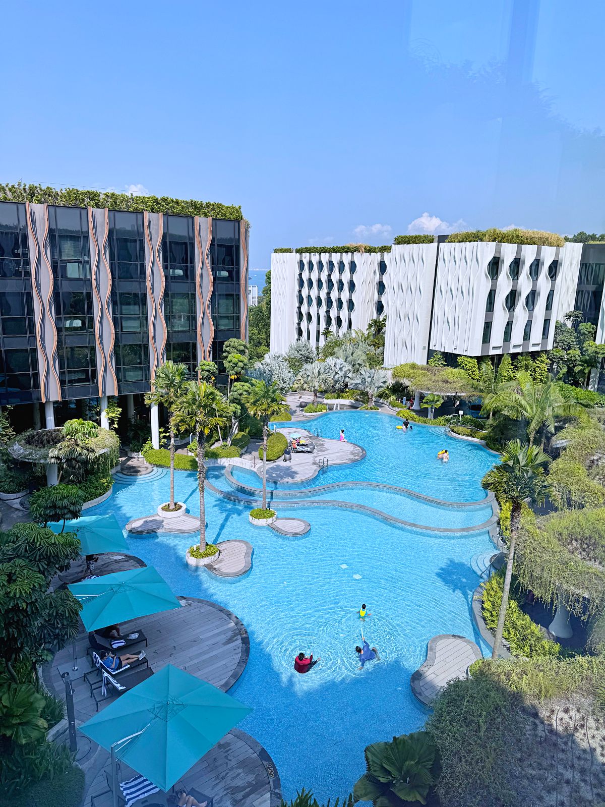 新加坡悅樂聖淘沙酒店住宿開箱｜Village Hotel Sentosa 豪華家庭房實住心得，三代同堂也住得下的親子飯店
