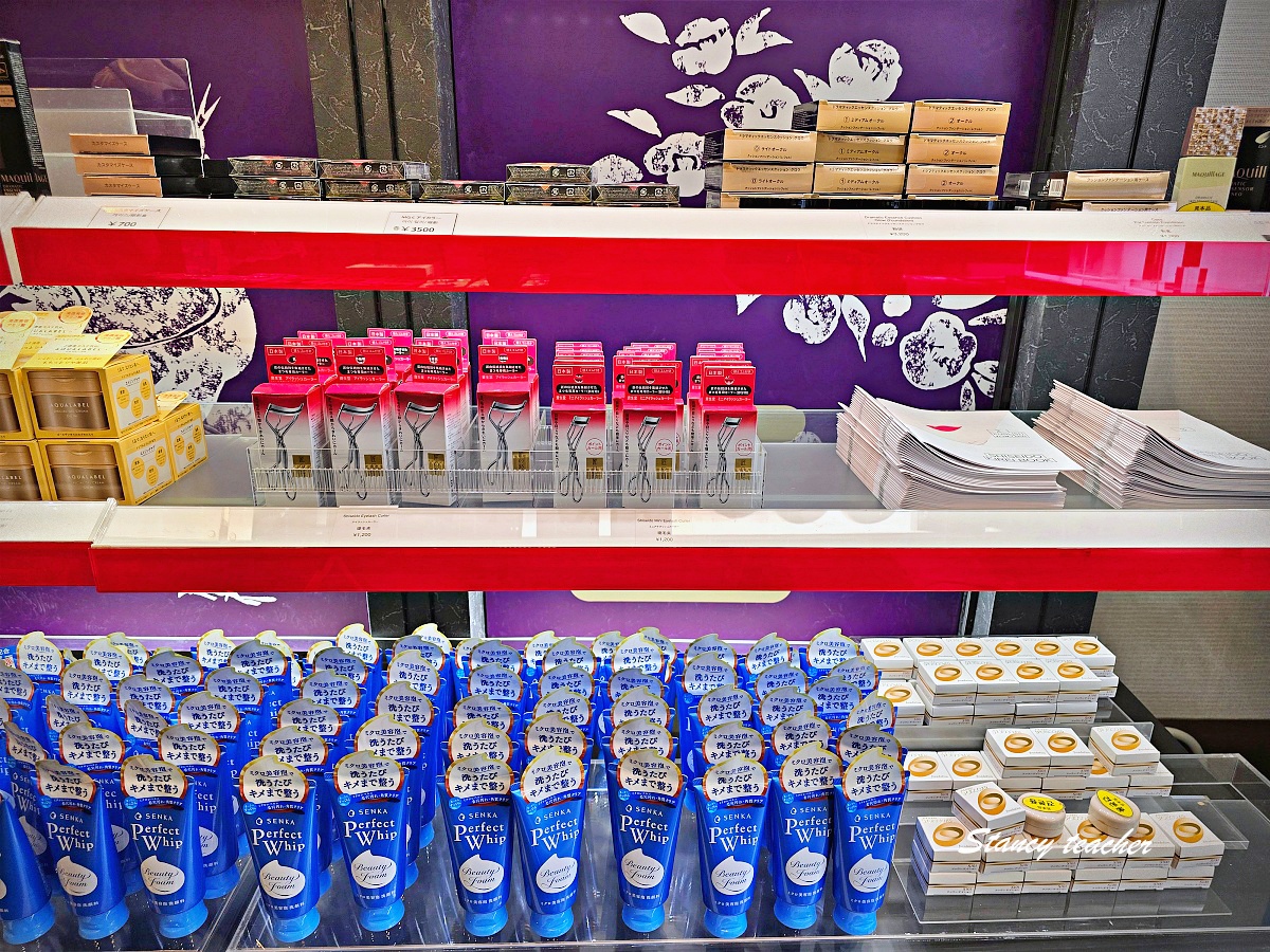 大分機場必買懶人包｜免稅店伴手禮全清單＋Hello Kitty 機場＋免費溫泉足湯攻略