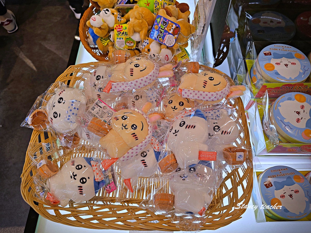 大分機場必買懶人包｜免稅店伴手禮全清單＋Hello Kitty 機場＋免費溫泉足湯攻略