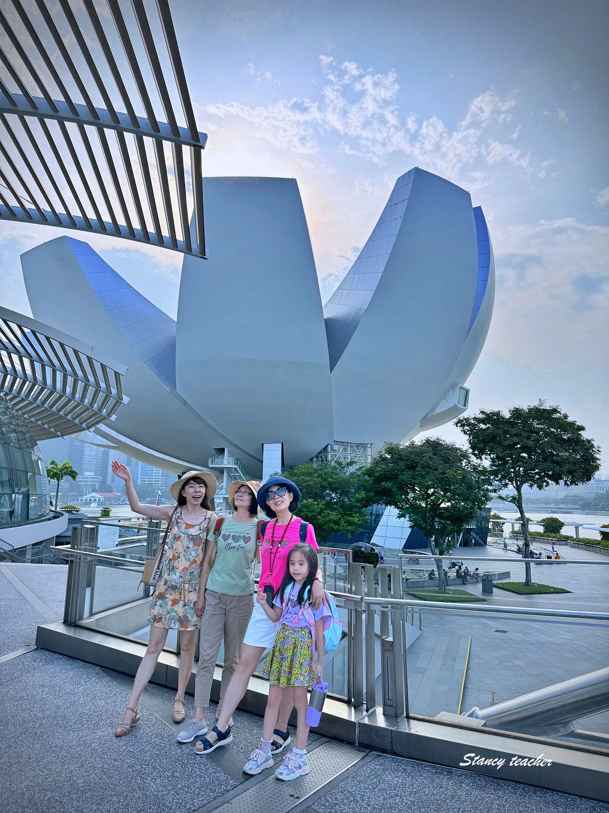 新加坡基因橋 Helix Bridge|濱海灣必走景點,白天現代、夜晚浪漫的親子散步路線 新加坡基因橋 Helix Bridge|濱海灣必走景點,白天現代、夜晚浪漫的親子散步路線