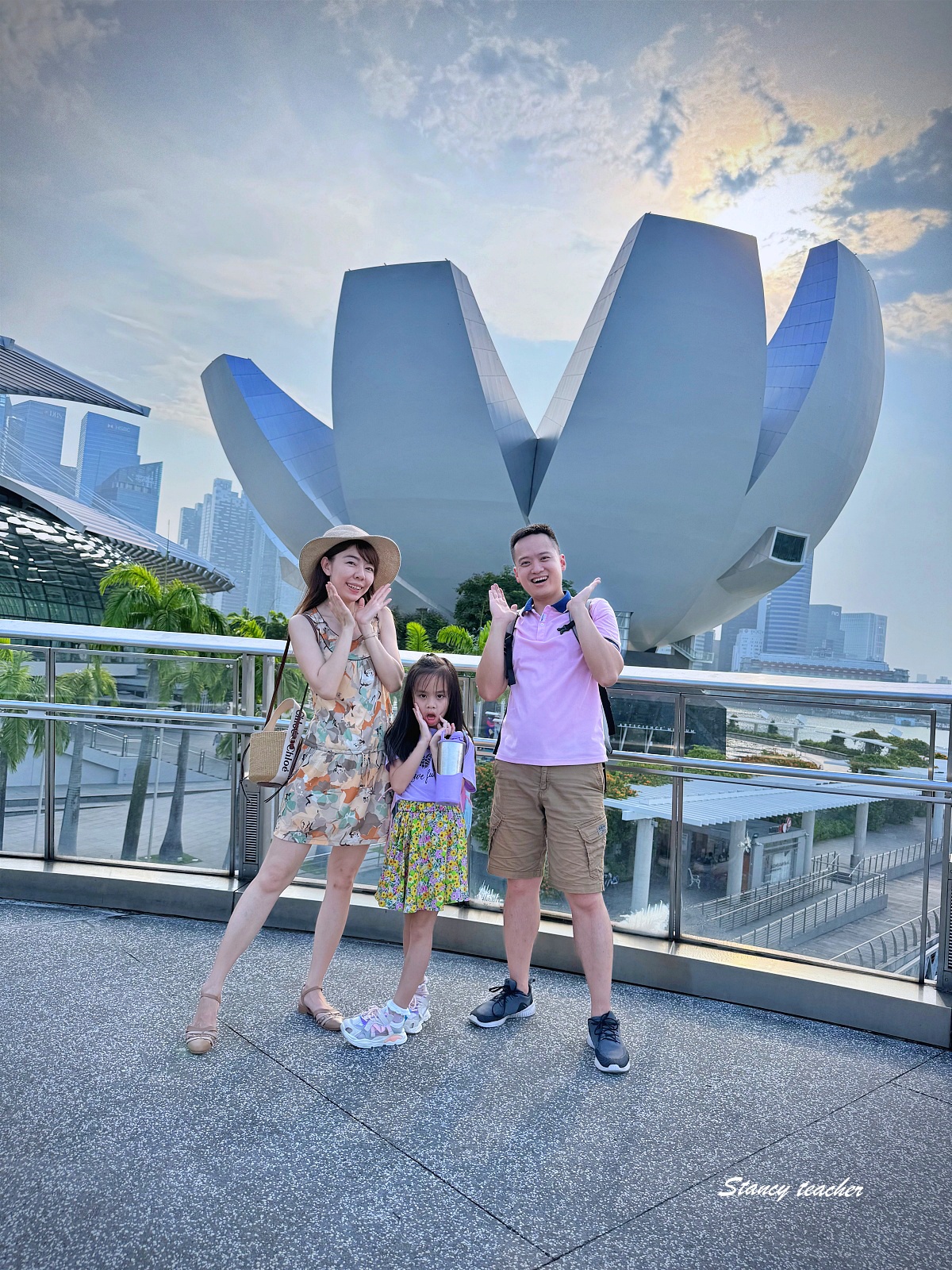新加坡基因橋 Helix Bridge|濱海灣必走景點,白天現代、夜晚浪漫的親子散步路線 新加坡基因橋 Helix Bridge|濱海灣必走景點,白天現代、夜晚浪漫的親子散步路線