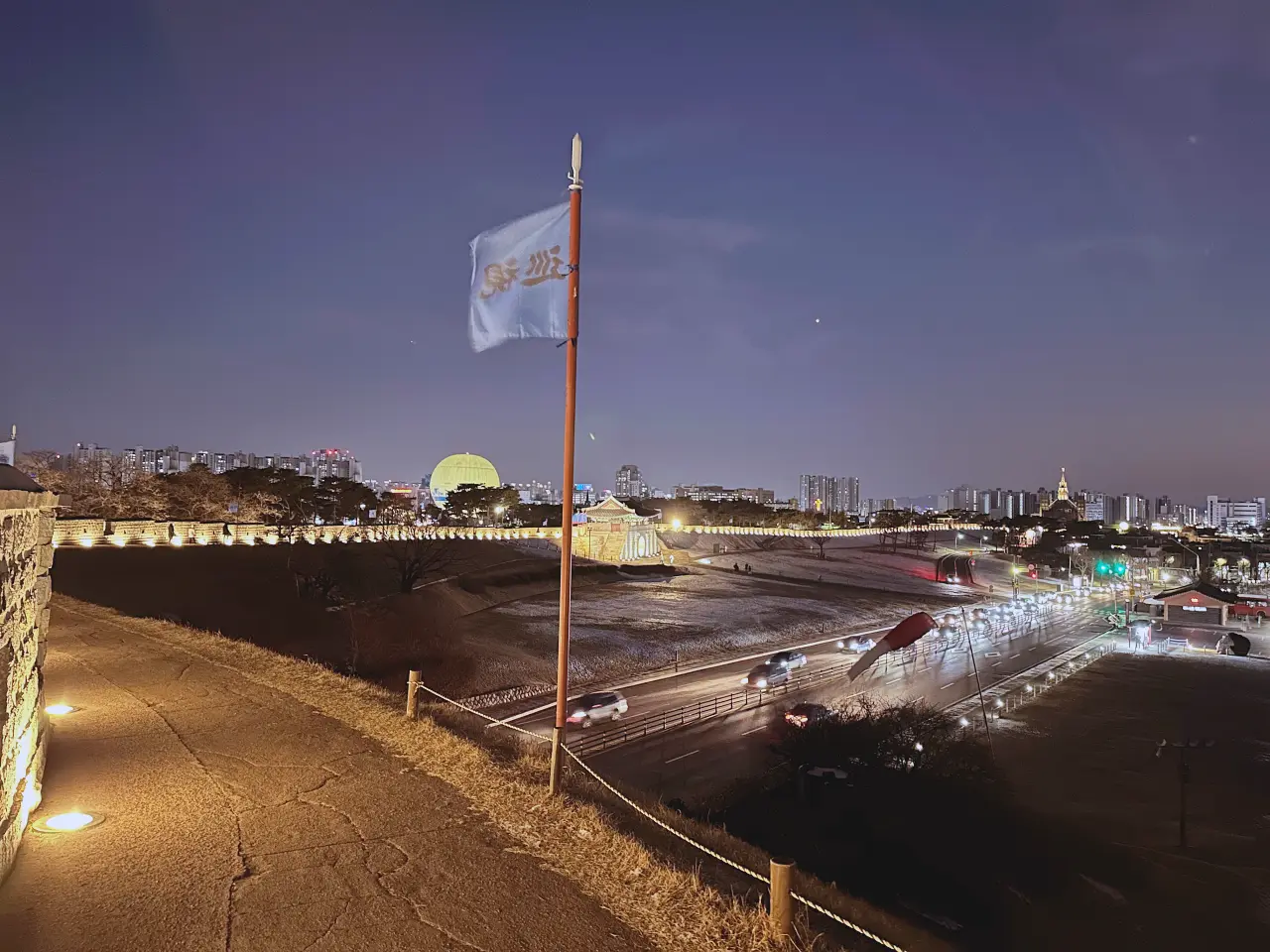 水原華城夜景攻略｜世界文化遺產晚上比白天更美？實際夜訪心得分享