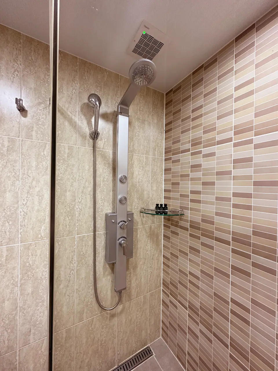 水原住宿推薦｜High End Hotel Suwon 高CP值飯店實住心得，樓下就有 7-11 超方便
