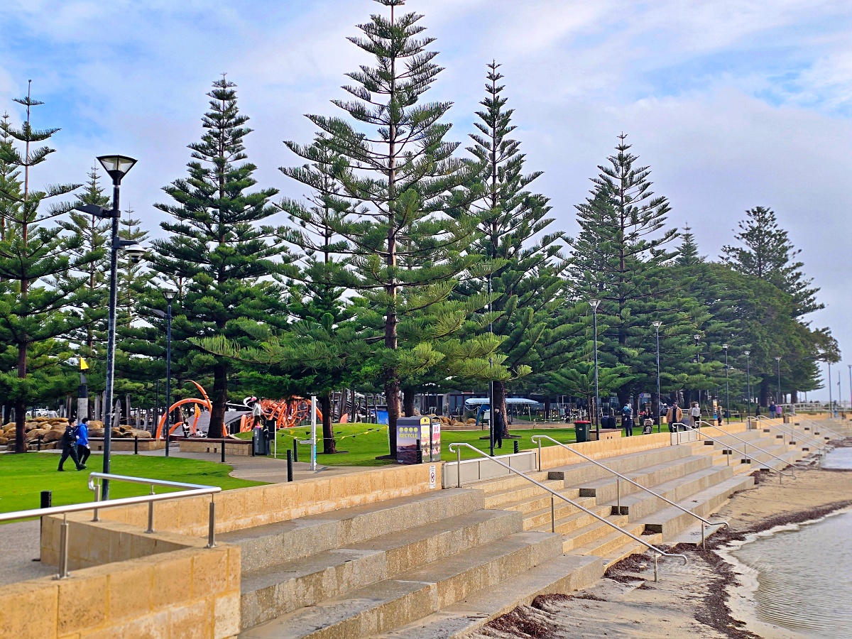 西澳必去景點｜Busselton Jetty 巴瑟爾頓棧橋攻略：南半球最長木棧橋、小火車鐵道、紀念品店一次看
