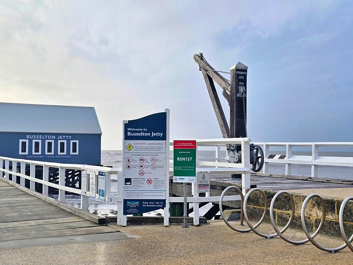西澳必去景點|Busselton Jetty 巴瑟爾頓棧橋攻略:南半球最長木棧橋、小火車鐵道、紀念品店一次看 西澳必去景點|Busselton Jetty 巴瑟爾頓棧橋攻略:南半球最長木棧橋、小火車鐵道、紀念品店一次看