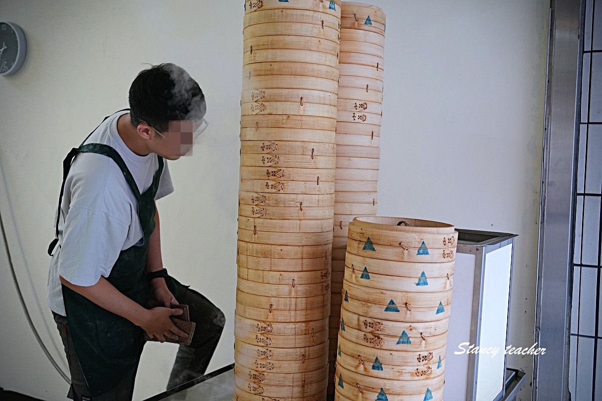 老上海包子萬華萬大店｜台北老麵包子萬大路美食必吃，手工現包現蒸一開賣就有人排隊