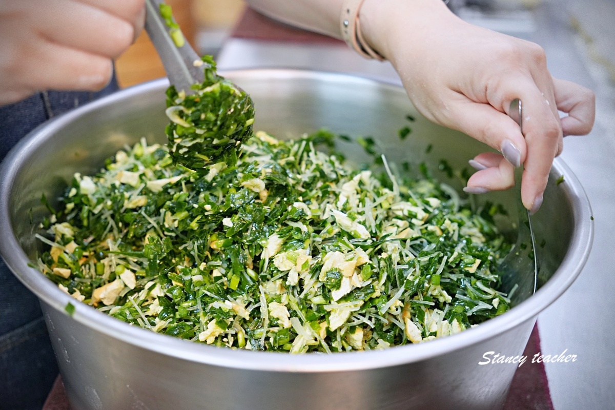 老上海包子萬華萬大店｜台北老麵包子萬大路美食必吃，手工現包現蒸一開賣就有人排隊